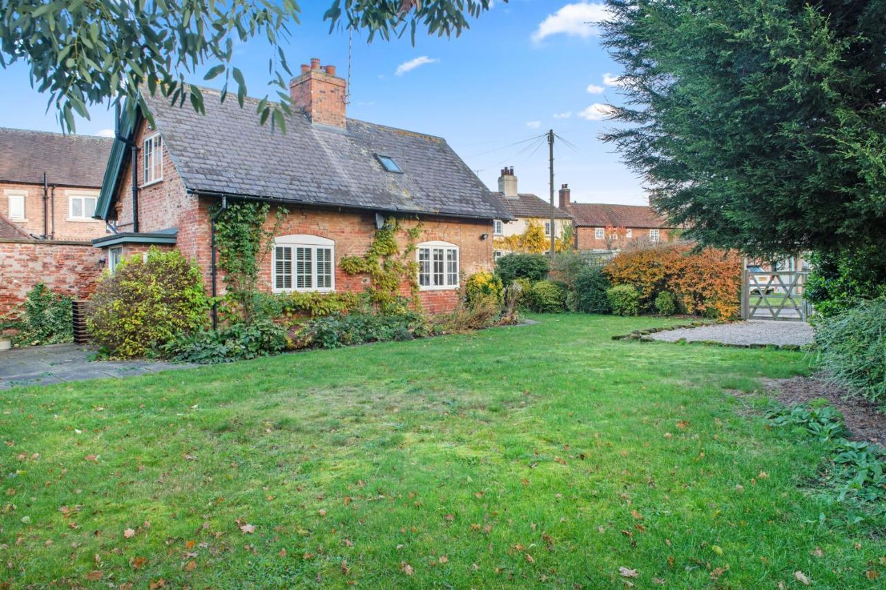 Beautiful 2 Bedroom Cottage In Oxton Oxton  Exterior photo
